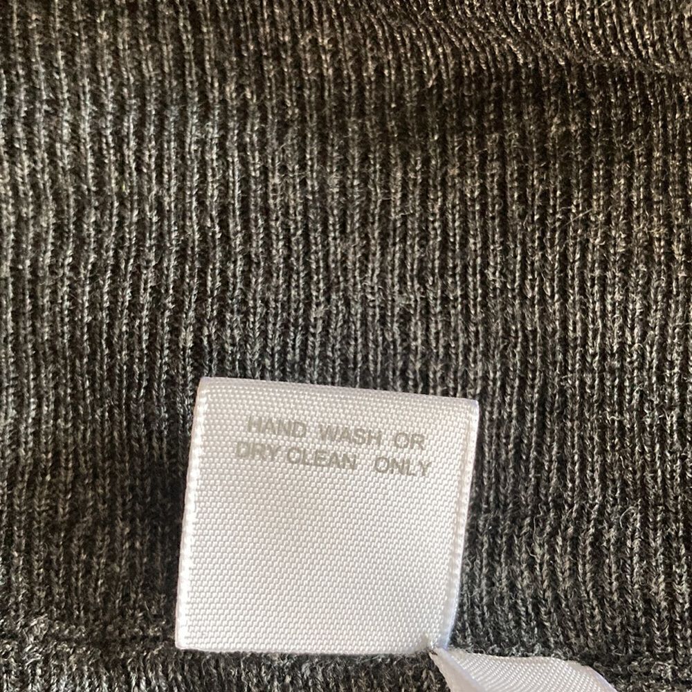 Kokun Women’s Bamboo/Cashmere Turtleneck Sweater in Gray & Purple. Size Small. - Picture 7 of 7